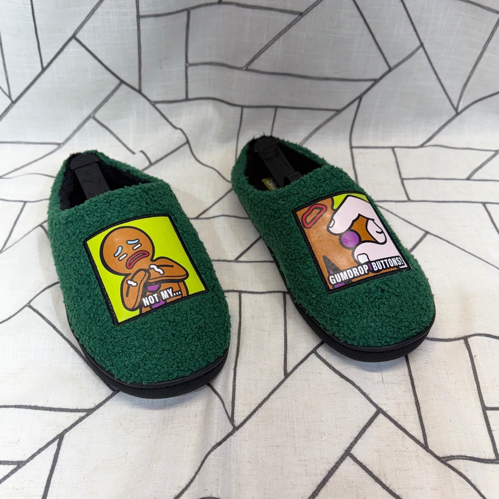 Shrek Slippers Size M 9-10 Green‎ Gingerbread Man Not My Gumdrop Buttons Sherpa